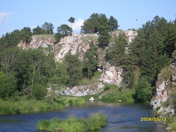 Скалы у деревни Липино